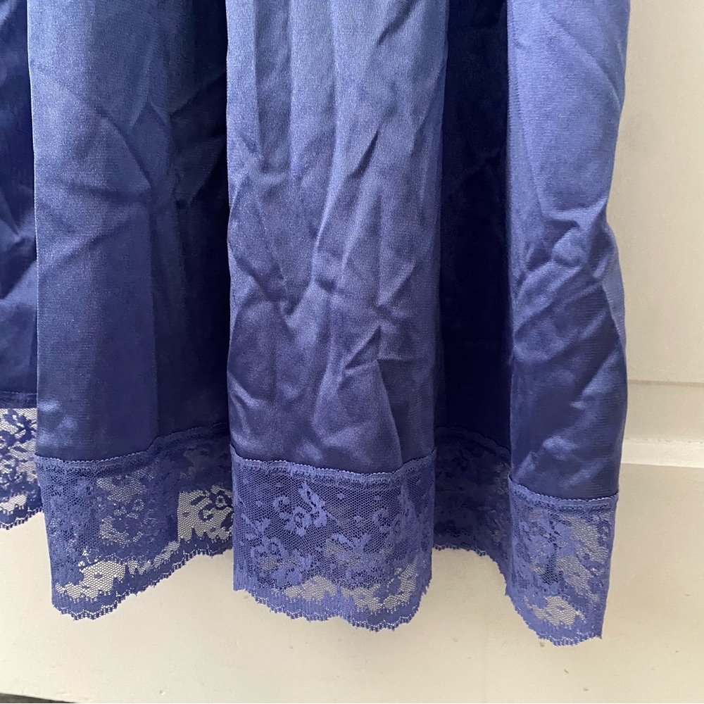 STUNNING Cornflower Blue Semi-sheer Vintage Full Length Slip - Picture 3 of 7